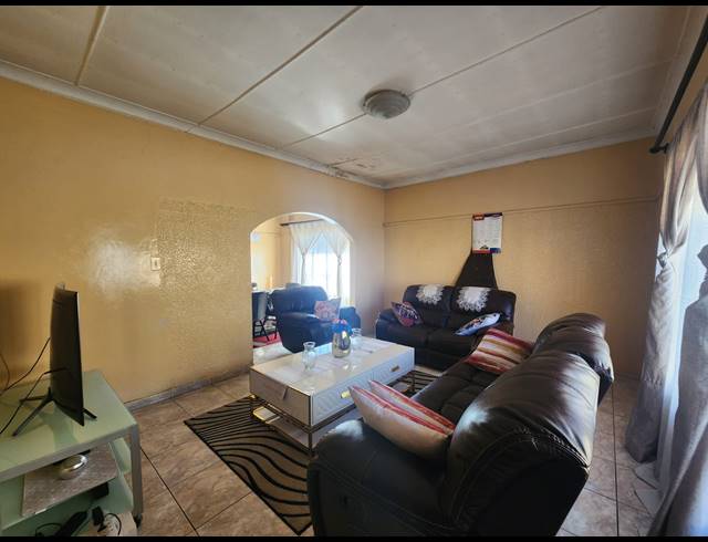 3 BEDROOM HOUSE SOLD IN VEREENIGING CENTRAL